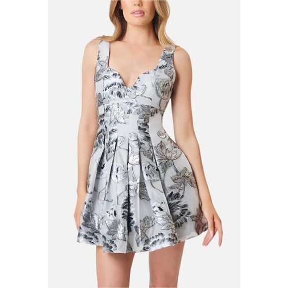 ELLIATT Blossom Fit & Flare Mini Dress silver multi Wedding guest  size S NWT - Picture 1 of 7